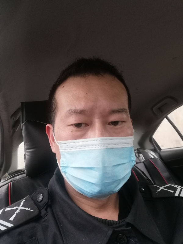 不会躲的刺猬的第一张照片--湖北认干亲服务网