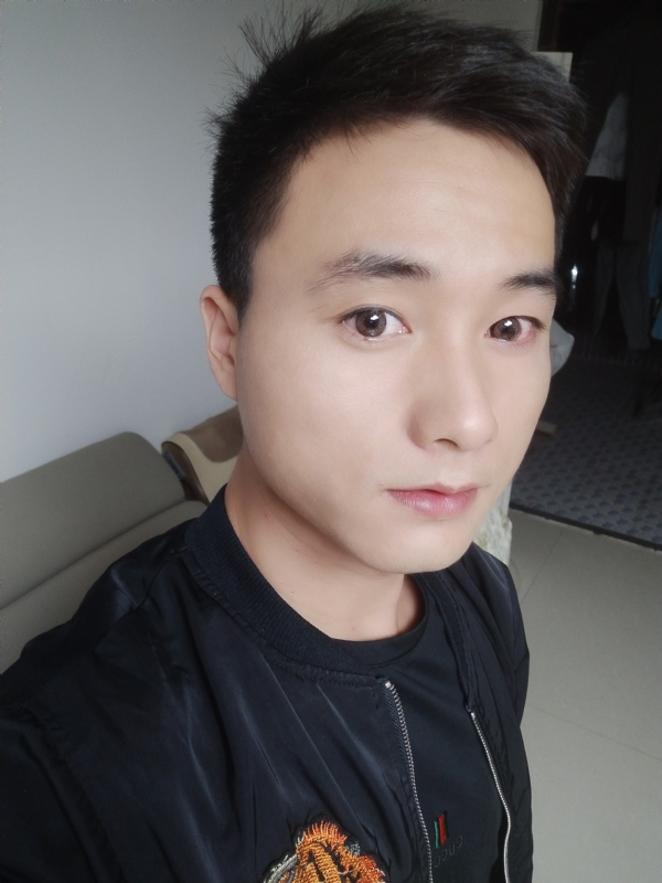 何凡的第三张照片--湖北认干亲服务网