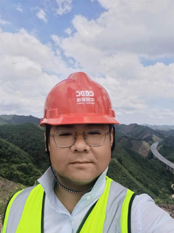 冰城小土匪的第一张照片--湖北认干亲服务网